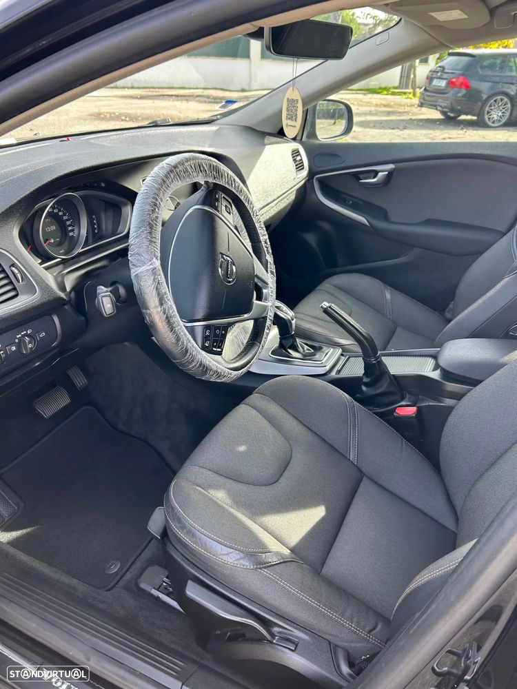 Volvo V40 Cross Country - 14