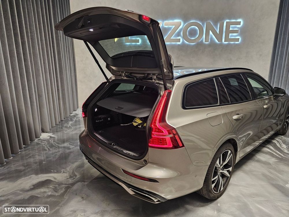 Volvo V60 2.0 T8 AWD TE R-Design - 27