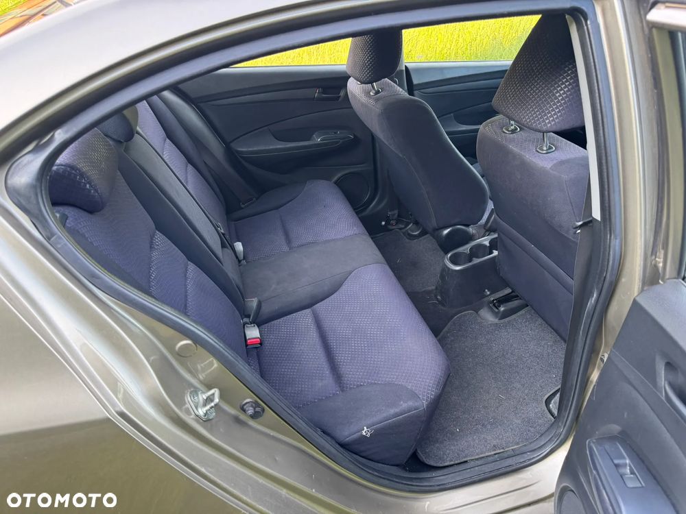 Honda City 1.4 Comfort - 14