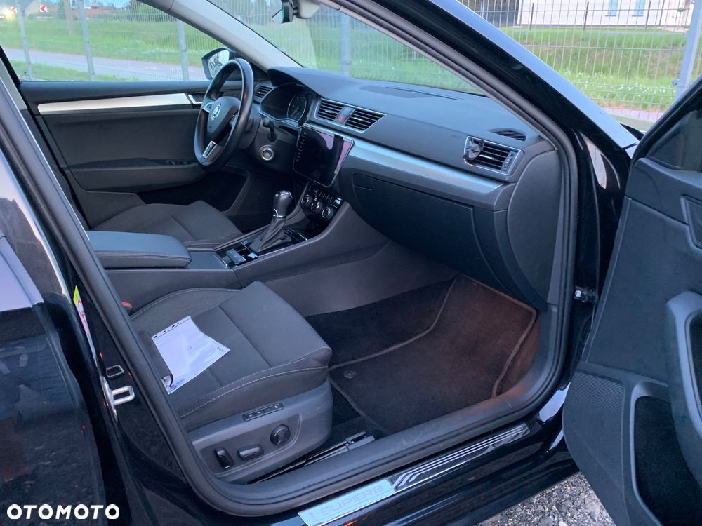 Skoda Superb 2.0 TDI Sportline DSG - 14