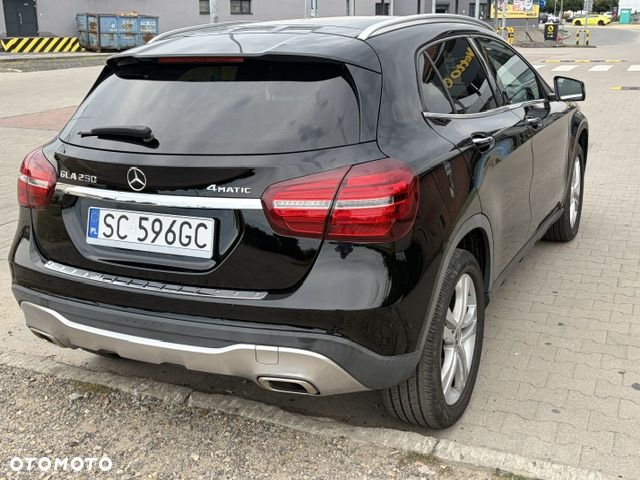 Mercedes-Benz GLA 250 4-Matic - 3
