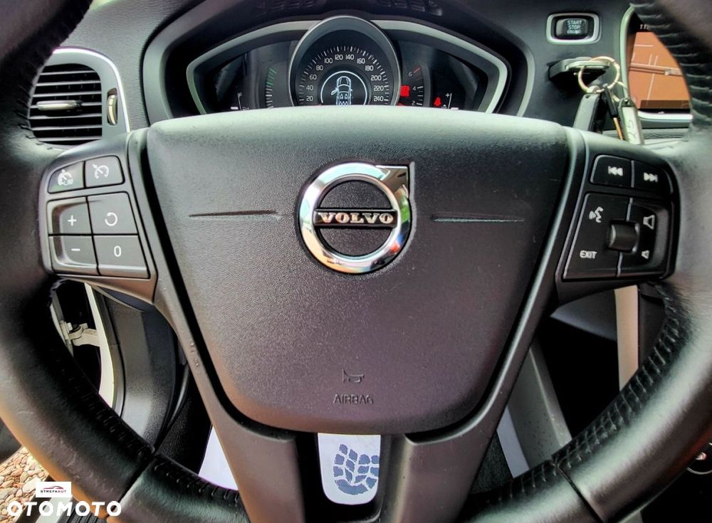 Volvo V40 Cross Country - 20