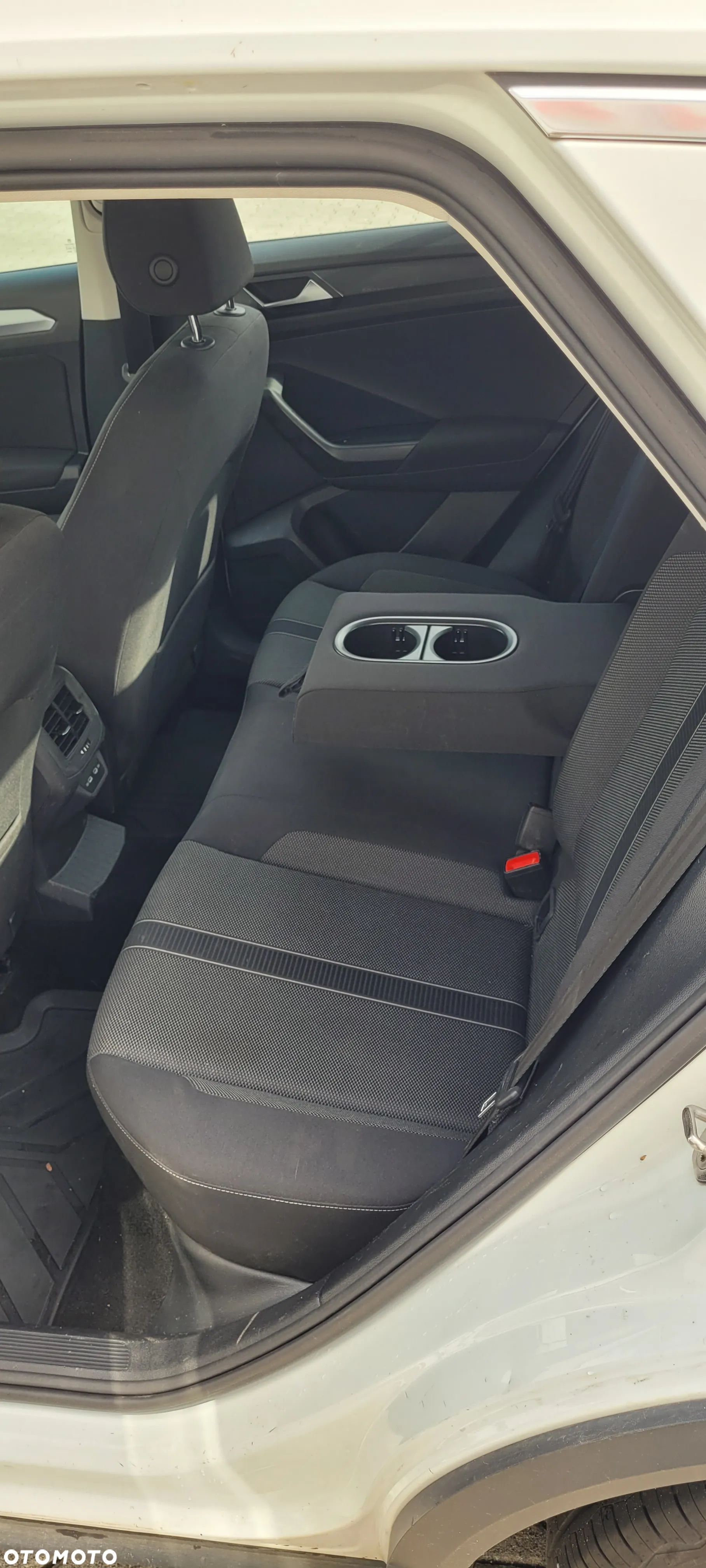 Volkswagen T-Roc - 23