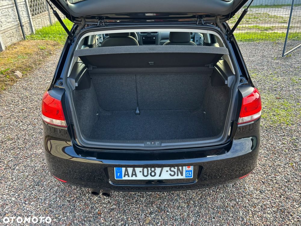 Volkswagen Golf - 22