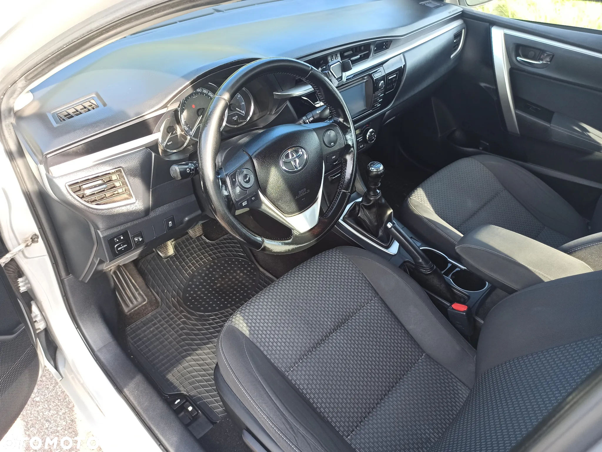 Toyota Corolla 1.6 Premium - 14