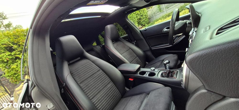 Mercedes-Benz CLA 180 AMG Line - 9
