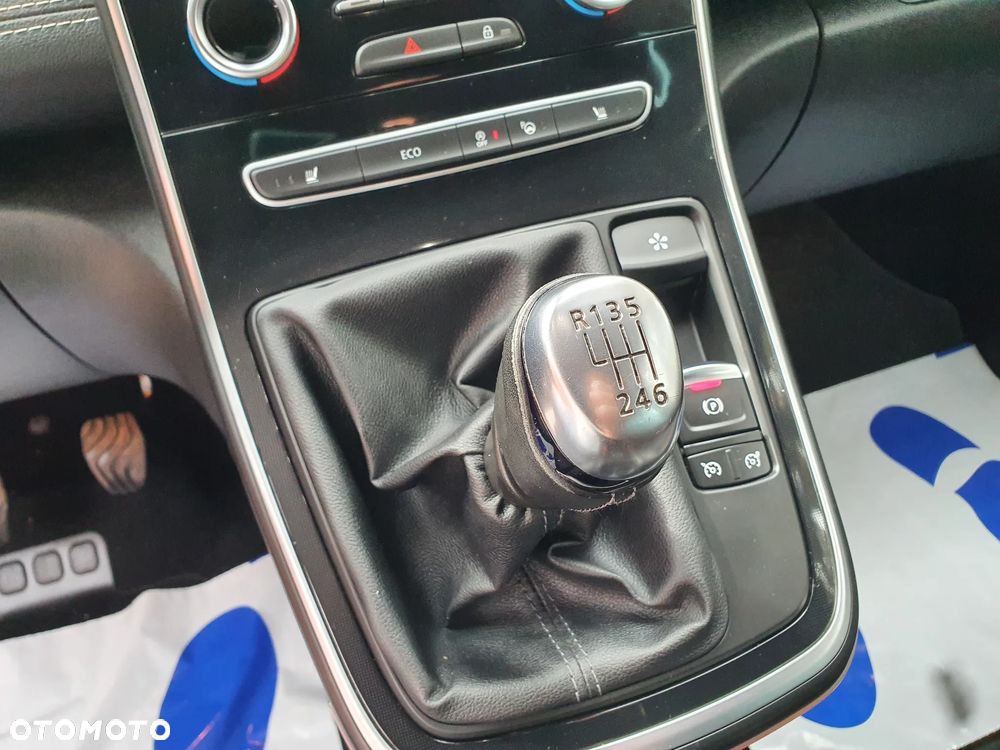 Renault Scenic ENERGY TCe 140 BOSE EDITION - 21