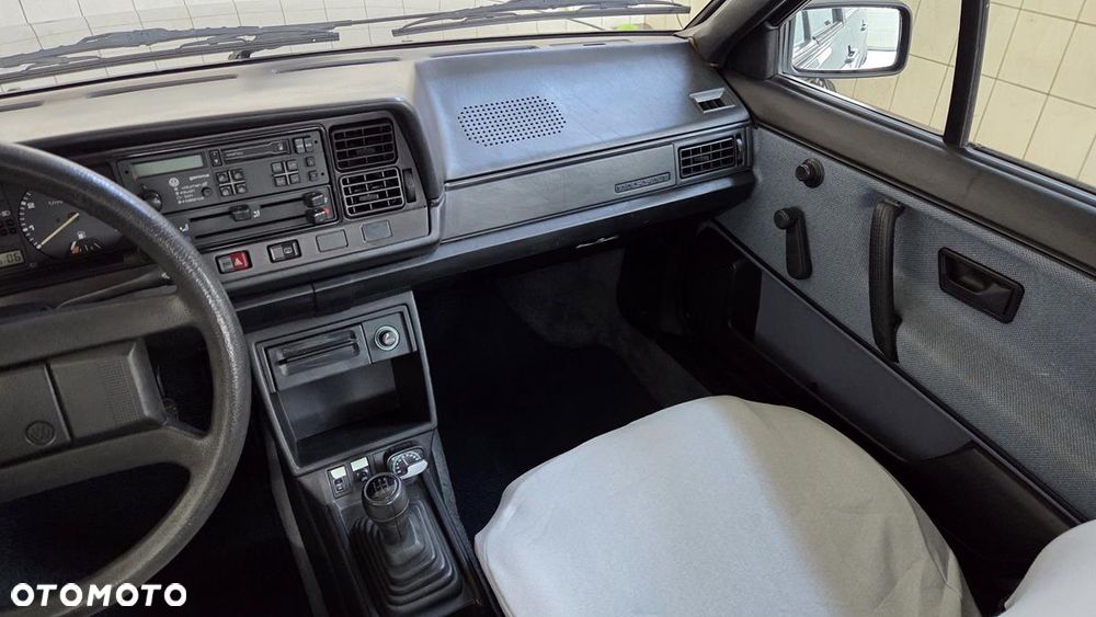 Volkswagen Passat - 12