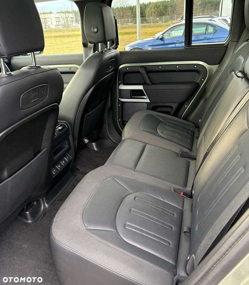Land Rover Defender 3.0 P400 mHEV First Edition - 19