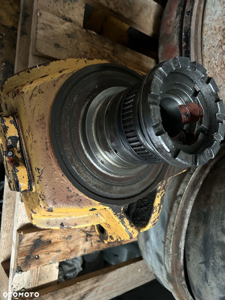 Zwrotnica mostu zf APL B355 do koparki cat liebherr zeppelin - 2