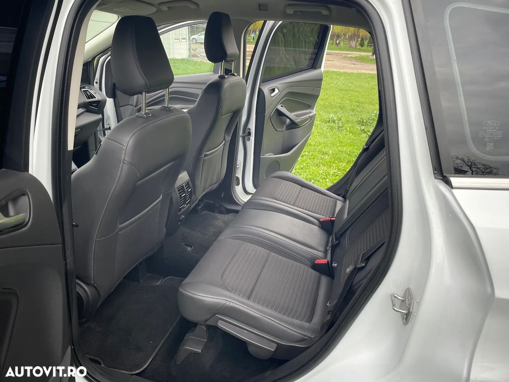 Ford Kuga 2.0 TDCi 4x4 Aut. Titanium - 12