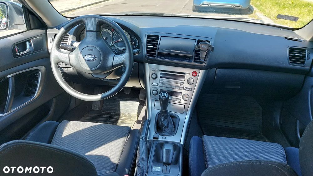 Subaru Legacy - 16