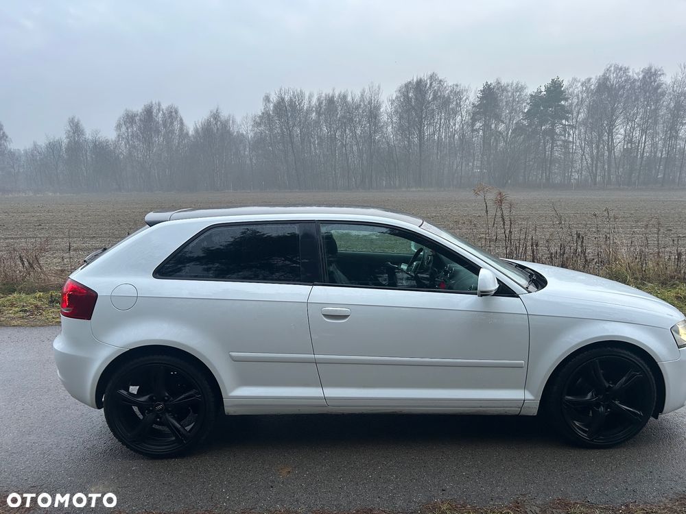 Audi A3 3-drzwiowe 1.4 TFSI S line Sportpaket - 4