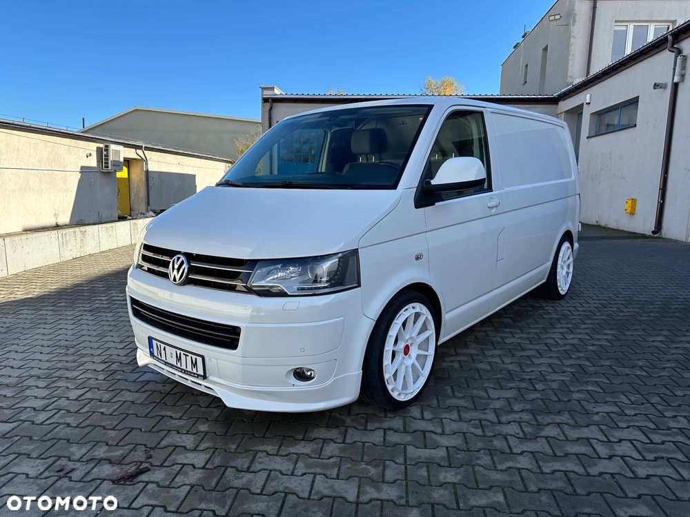 Volkswagen Transporter - 1