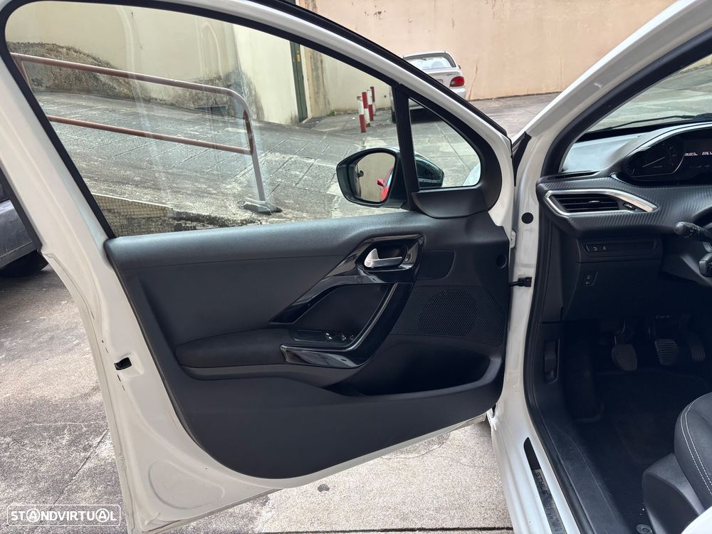 Peugeot 208 1.2 PureTech Style - 10