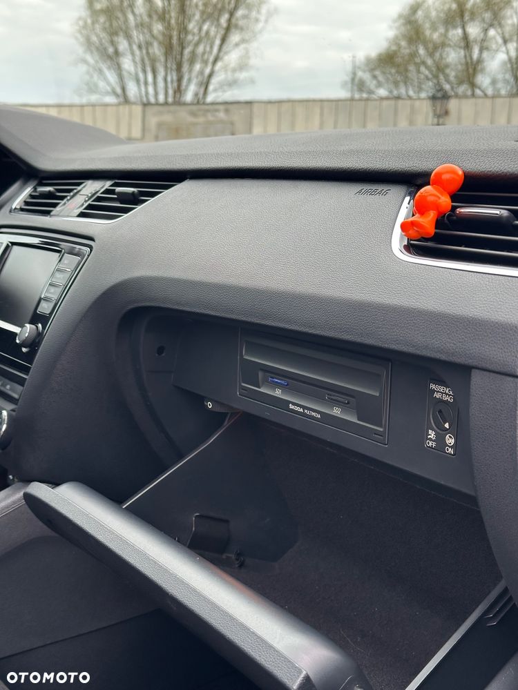 Skoda Octavia 1.6 TDI (Green tec) 4x4 Joy - 13