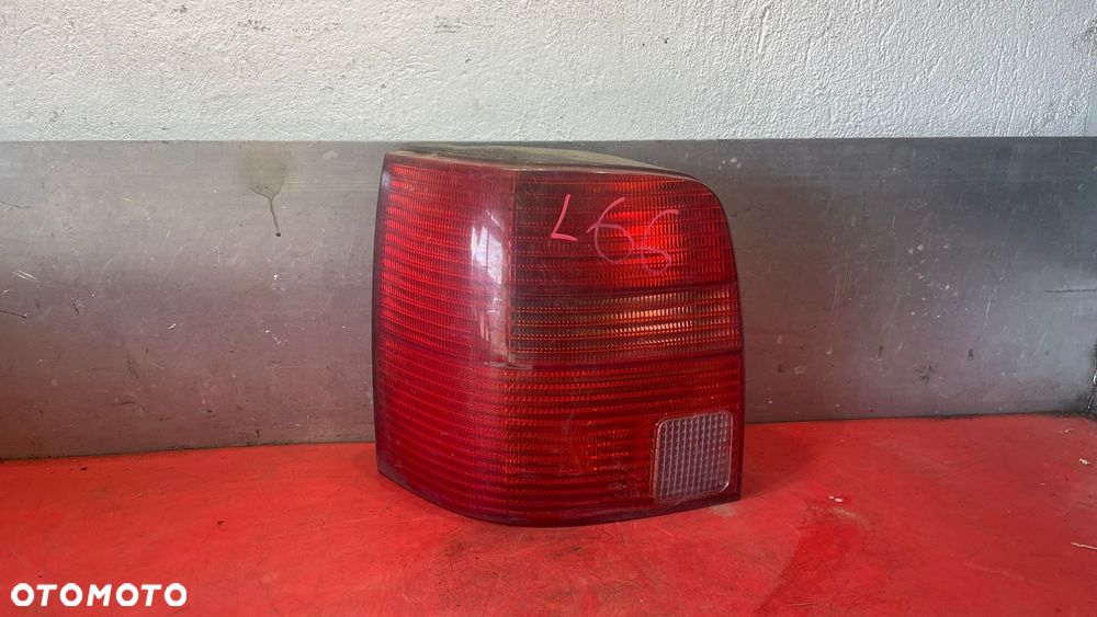 Lampa tylna lewa białe światło VW Passat B5