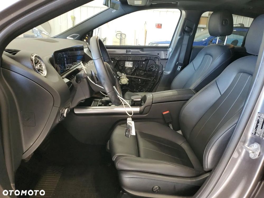 Mercedes-Benz GLA 250 4-Matic - 7