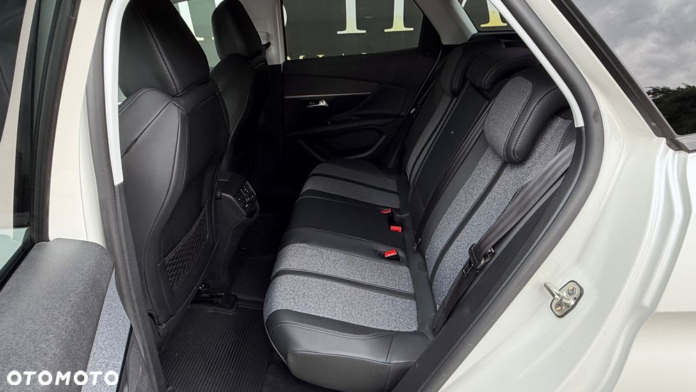 Peugeot 3008 1.2 PureTech Allure Pack S&S EAT8 - 30