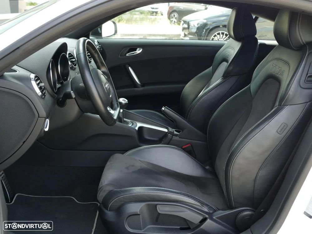 Audi TT RS Coupé - 32