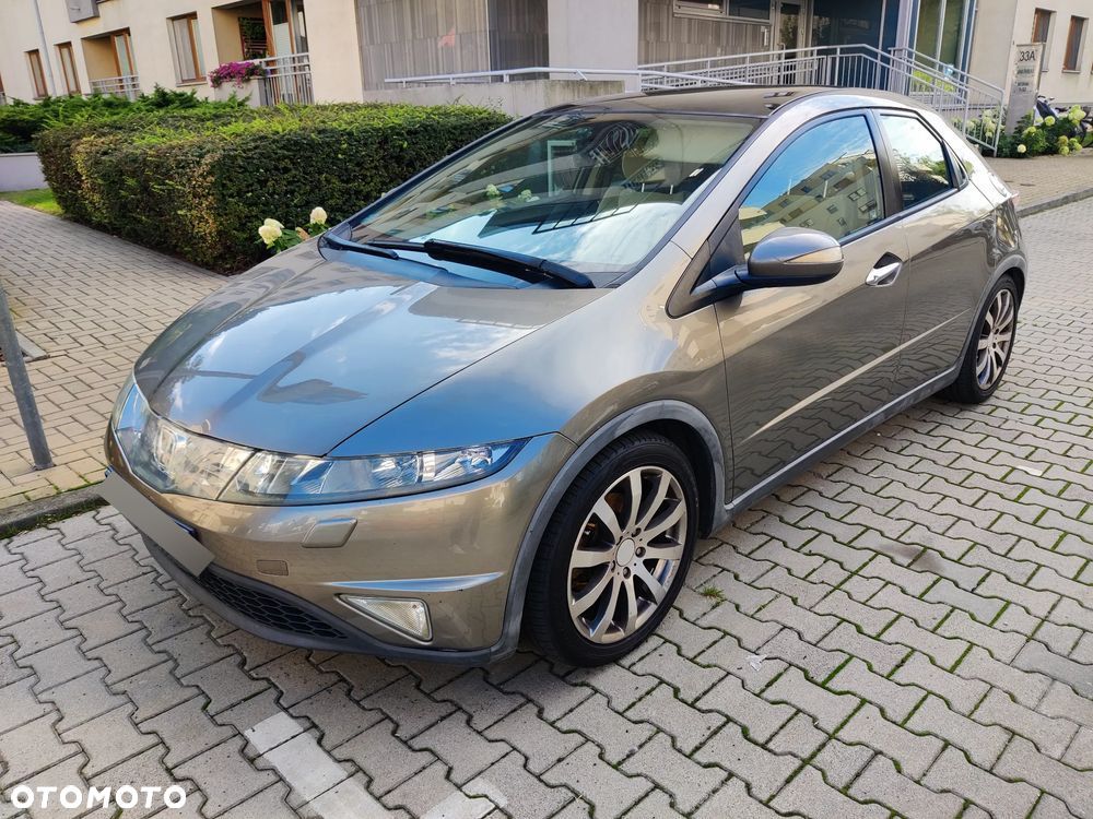 Honda Civic 1.8 Executive NAVI - 1