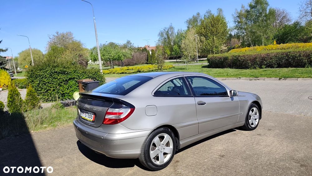 Mercedes-Benz Klasa C 200 Kompressor Automatik Sport Edition - 16