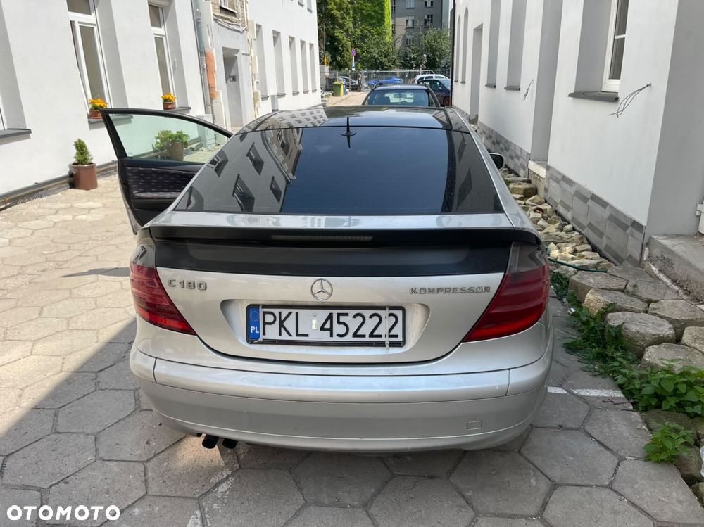 Mercedes-Benz C-Class 2003 photo 2