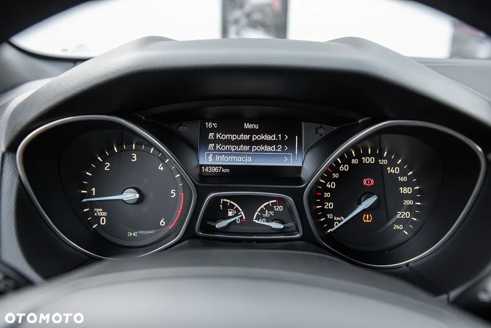 Ford Focus ver-1-5-ecoblue-scr-st--line - 18