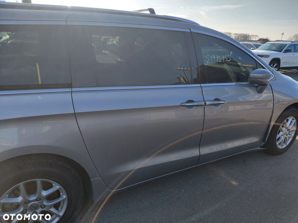 Chrysler Pacifica - 20