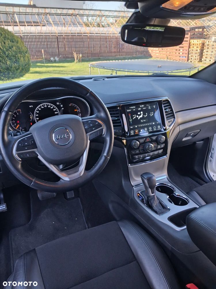 Jeep Grand Cherokee - 17