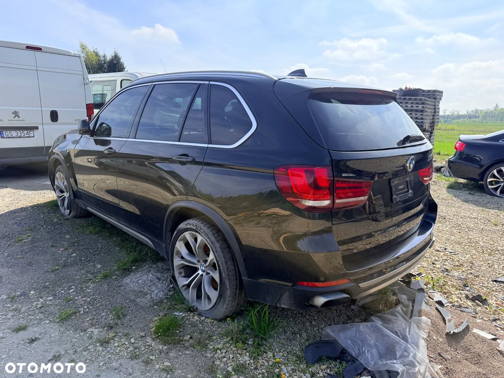 BMW X5 xDrive50i Sport-Aut - 3