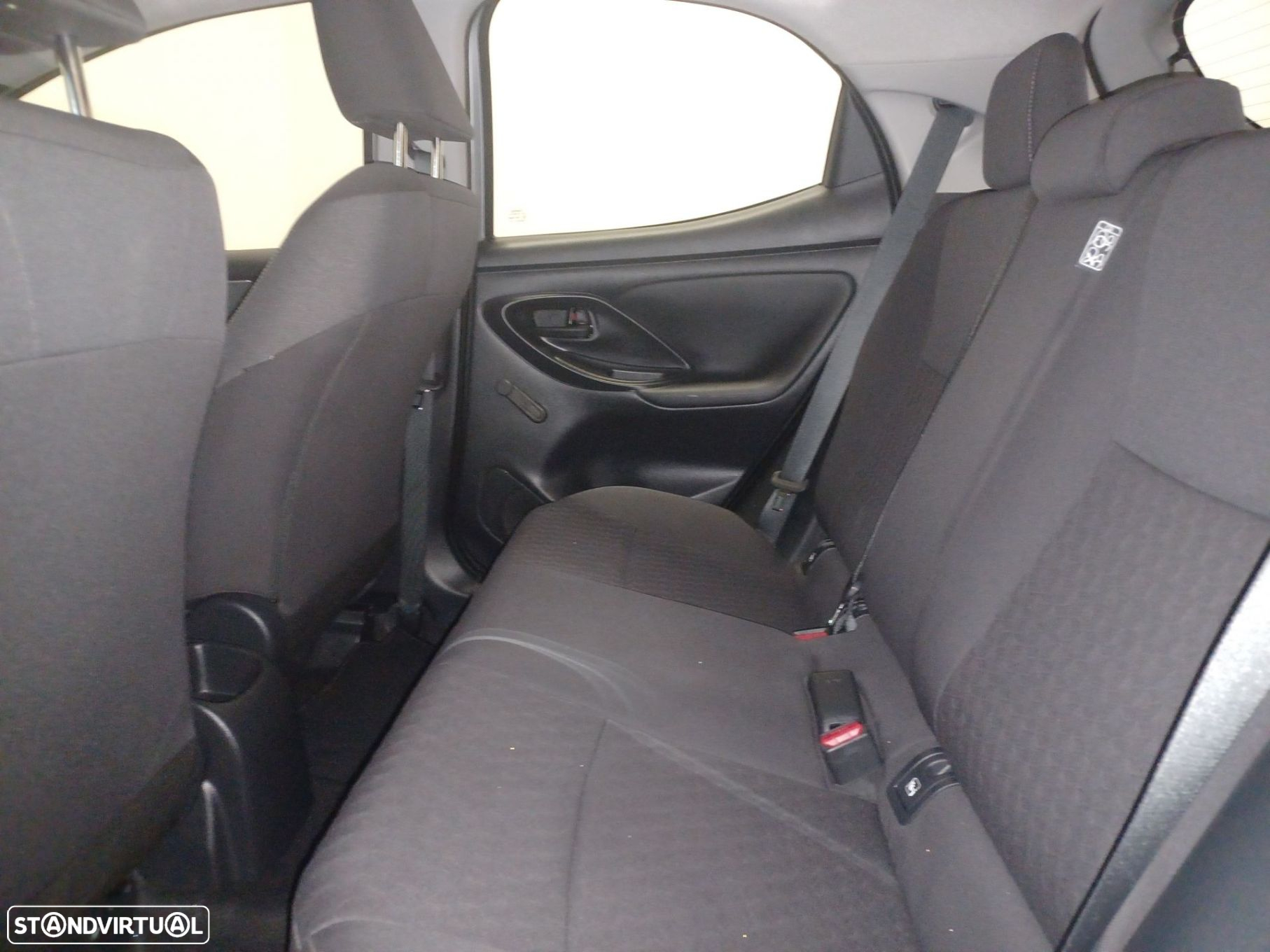 Toyota Yaris 1.0 VVT-i Comfort Plus - 11