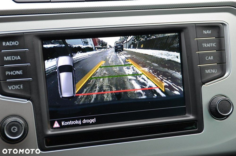 Volkswagen Passat - 35