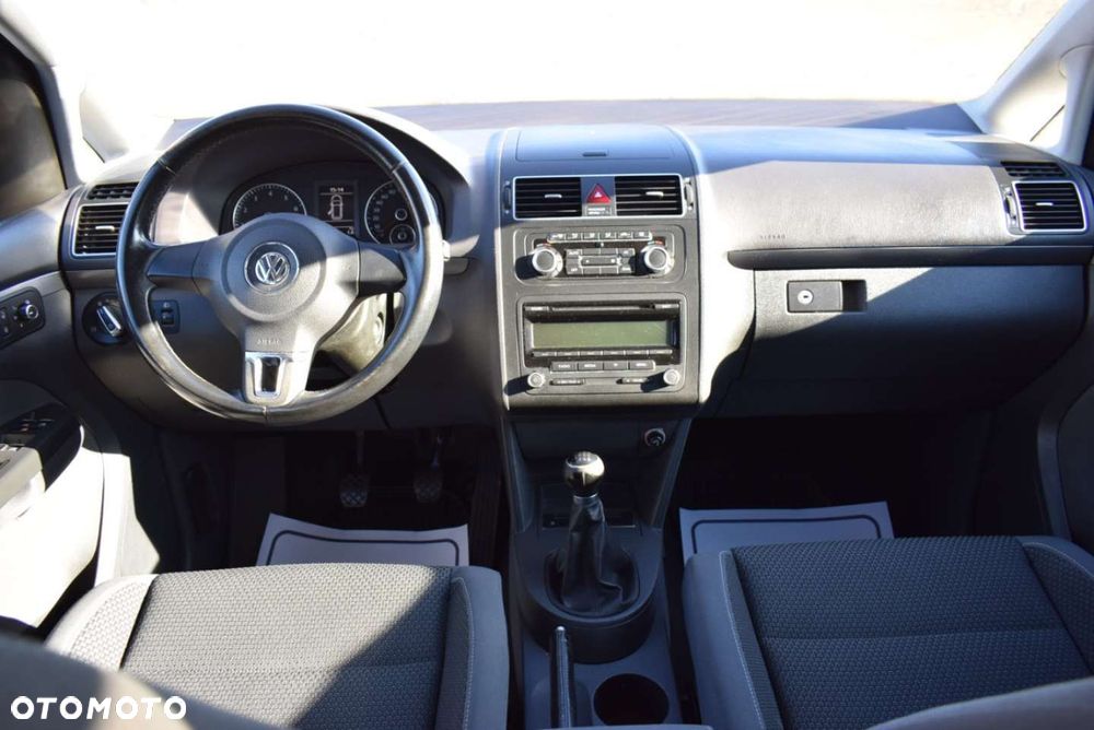 Volkswagen Touran - 24