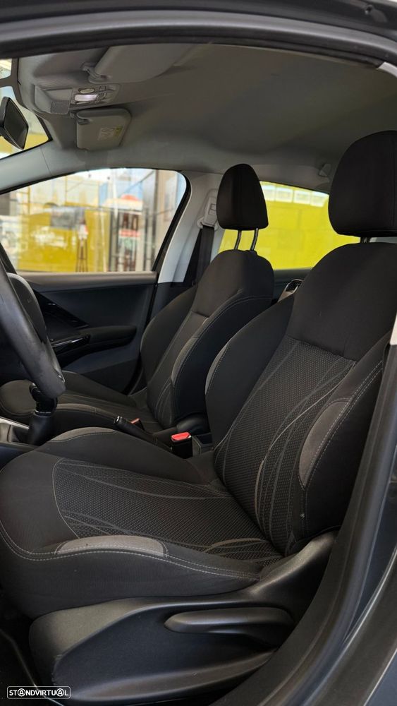 Peugeot 208 1.6 e-HDi Allure - 10