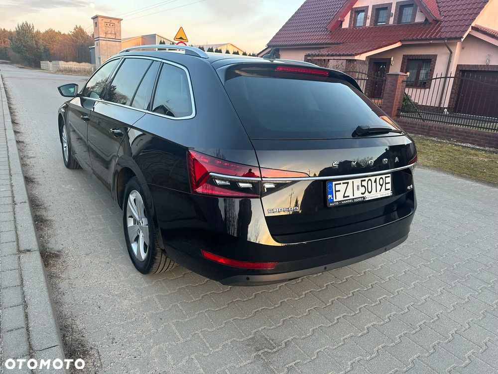 Skoda Superb 2.0 TDI SCR 4x4 Style DSG - 9