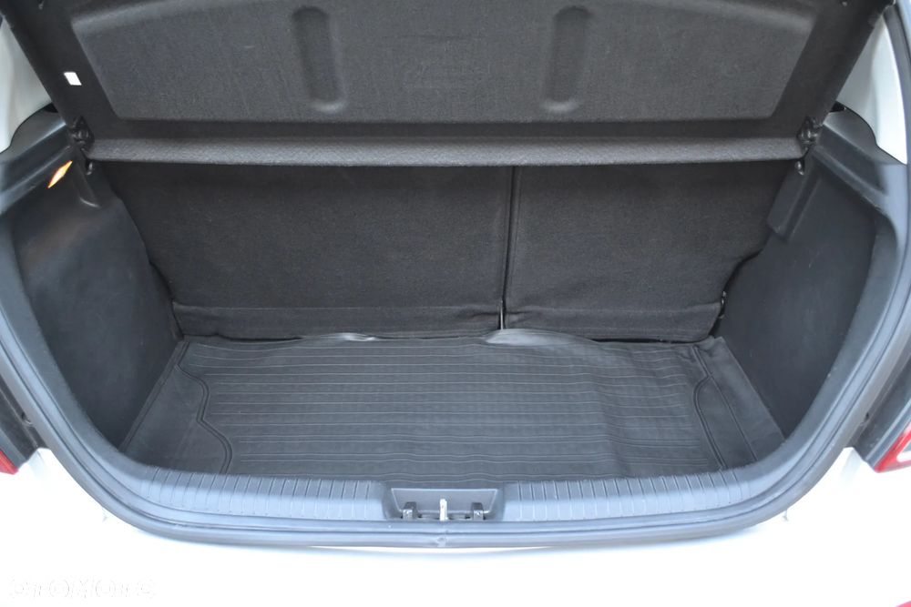 Hyundai i20 1.1 CRDi Comfort - 16