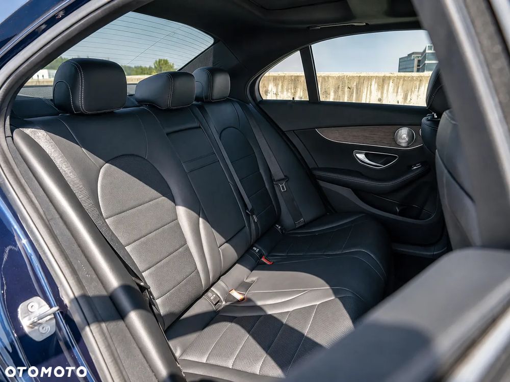 Mercedes-Benz Klasa C 300 9G-TRONIC Exclusive - 19