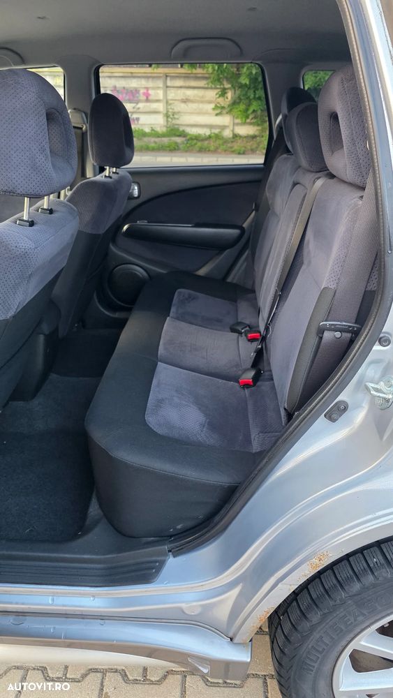 Mitsubishi Outlander - 12