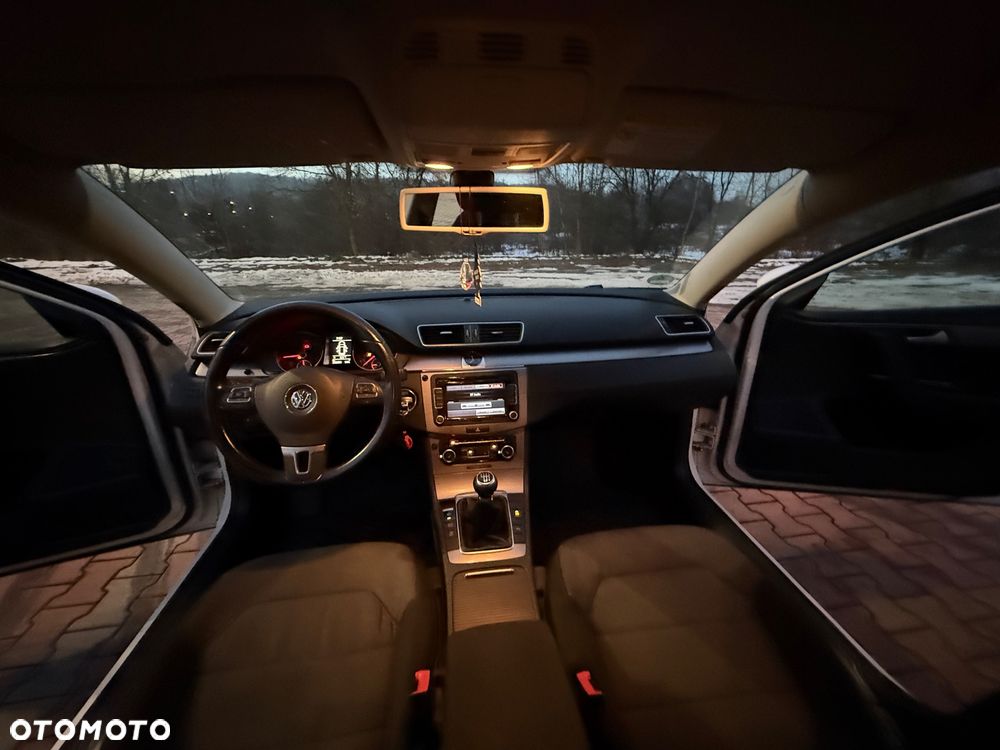 Volkswagen Passat 2.0 TDI 4Motion Comfortline - 9