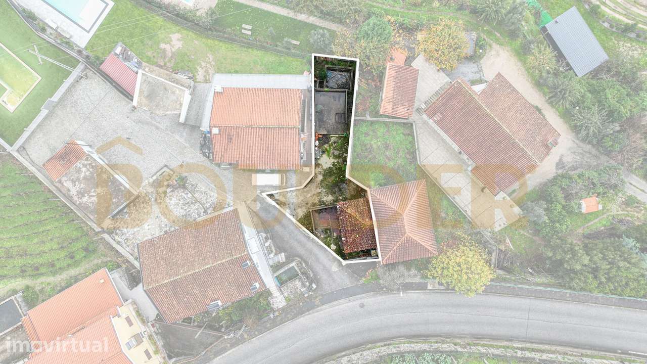 Moradia para restaurar no Gerês - Grande imagem: 3/8