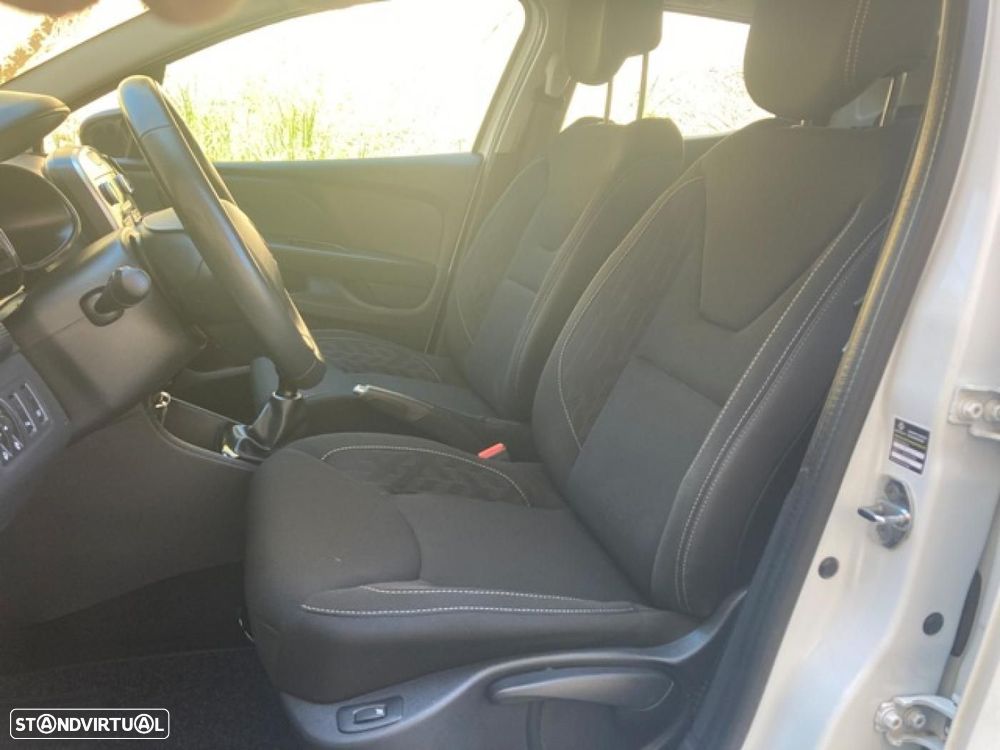 Renault Clio Energy dCi 90 Start & Stop LIMITED 2018 - 25