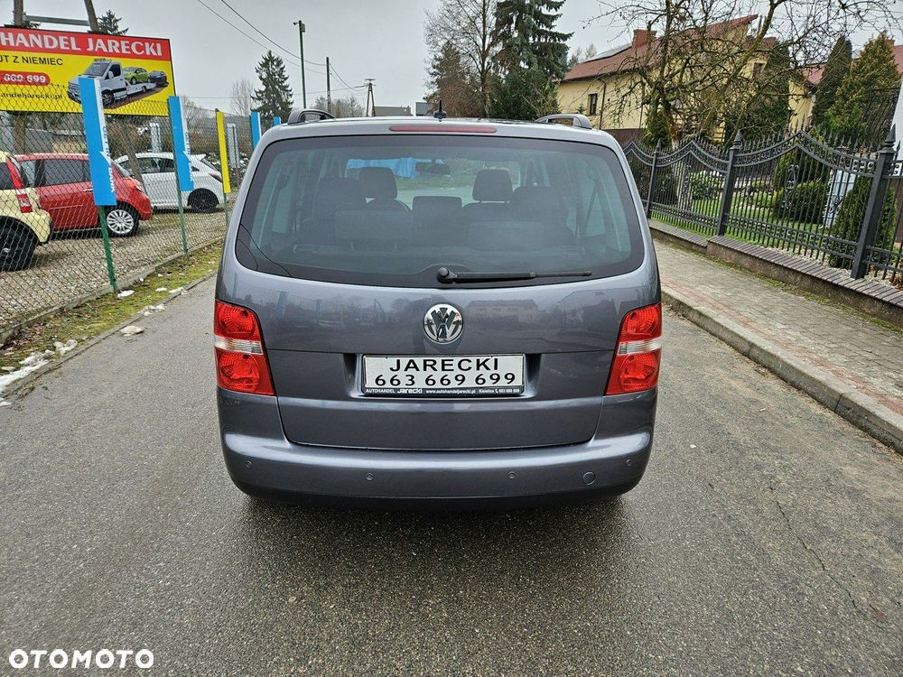 Volkswagen Touran - 5