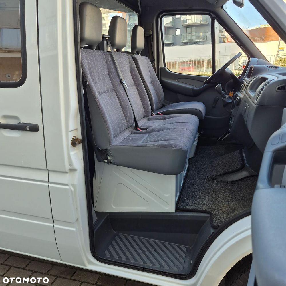 Mercedes-Benz Sprinter - 29