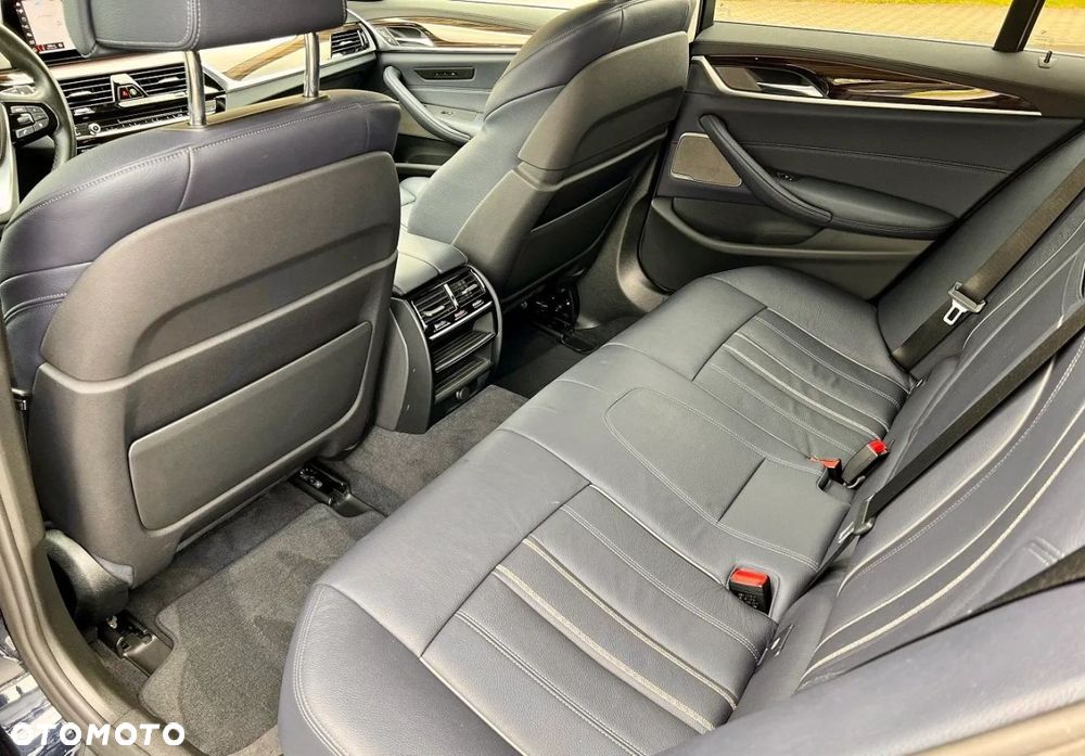 BMW Seria 5 520d M Sport Edition - 35