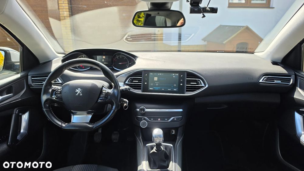 Peugeot 308 1.5 BlueHDi Allure S&S - 24