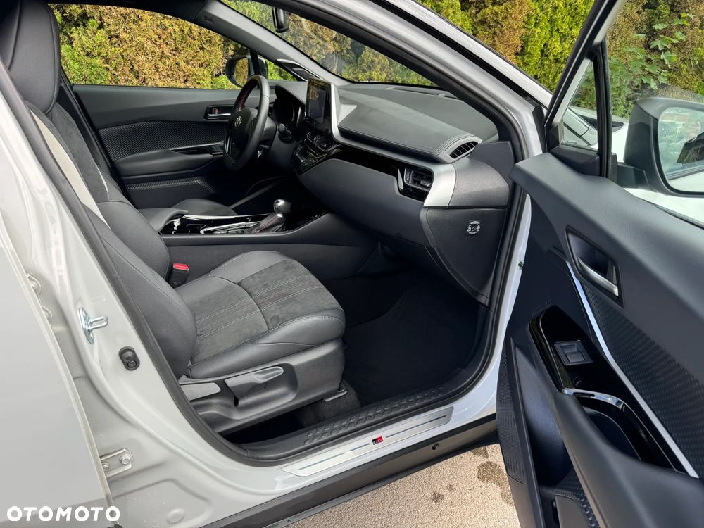 Toyota C-HR 1.8 Hybrid GPF GR Sport - 32