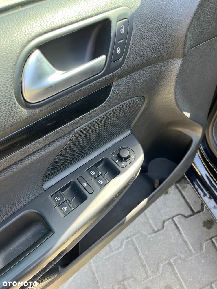 Volkswagen Golf 1.6 TDI DPF BlueMotion Technology Comfortline - 27