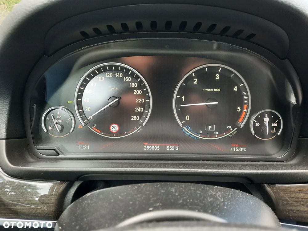 BMW Seria 5 530d xDrive - 26