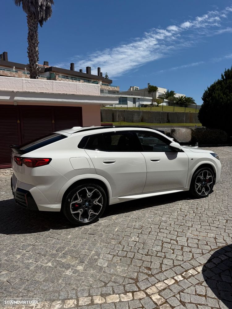 BMW iX2 eDrive20 Pack Desportivo M - 2